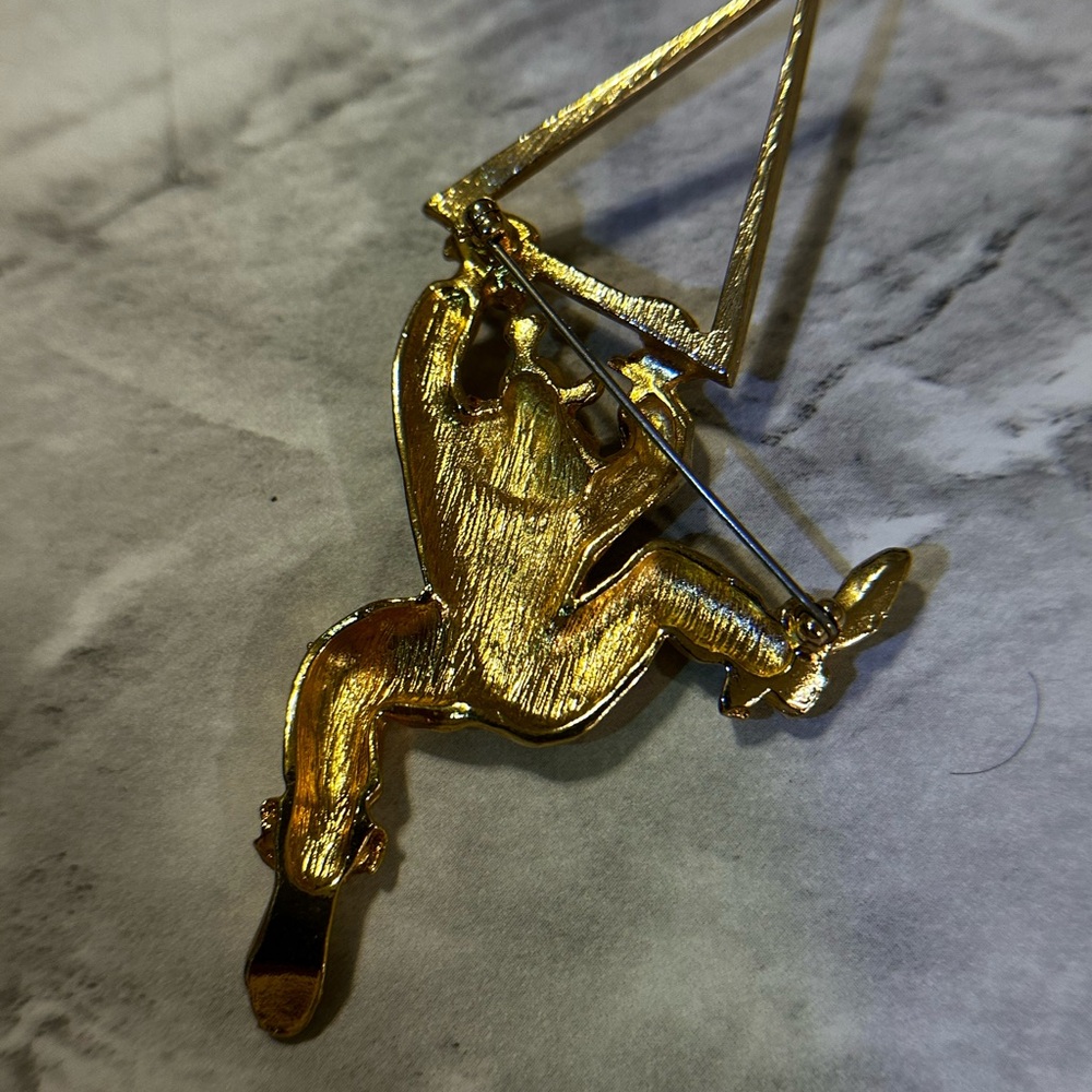 Jester Brooch - Picture 2 of 2